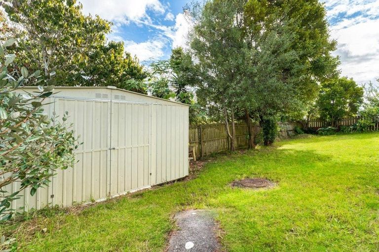 Photo of property in 2/12 Benchmark Drive, Massey, Auckland, 0614