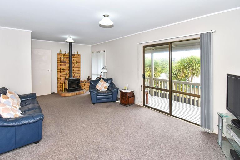 Photo of property in 8 Kaanapali Place, Wattle Downs, Auckland, 2103