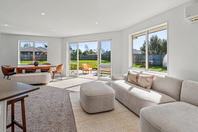 Photo of property in 5 Jozecom Place, Rolleston, 7614