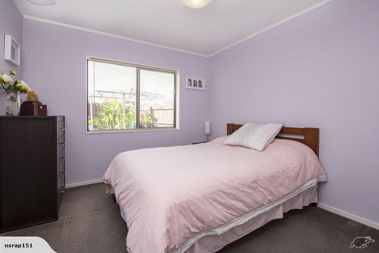 Photo of property in 3b Mirabell Place, Golflands, Auckland, 2013