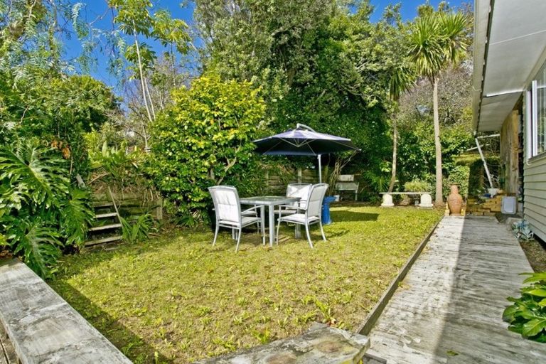 Photo of property in 37 Seon Place, Birkdale, Auckland, 0626