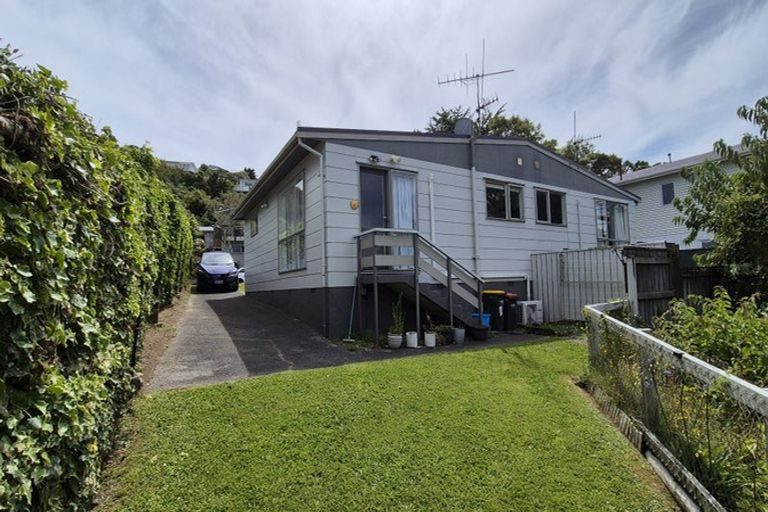 Photo of property in 10b Camellia Terrace, Maungaraki, Lower Hutt, 5010