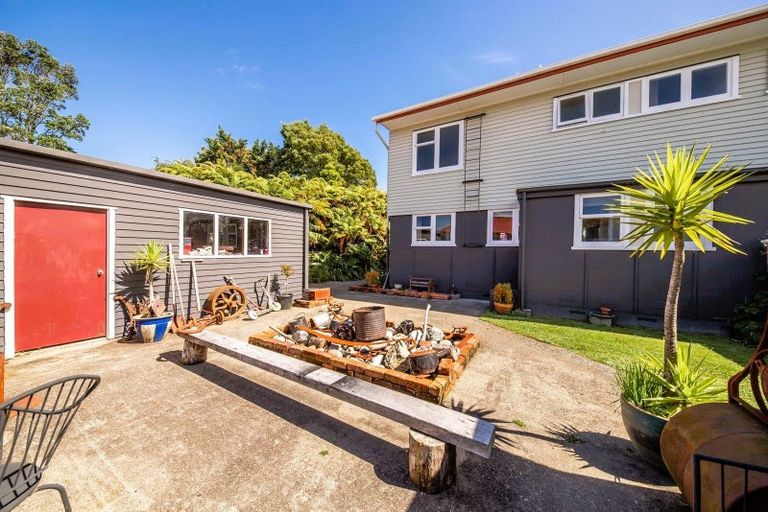 Photo of property in 27 Colvin Street, Westport, 7825