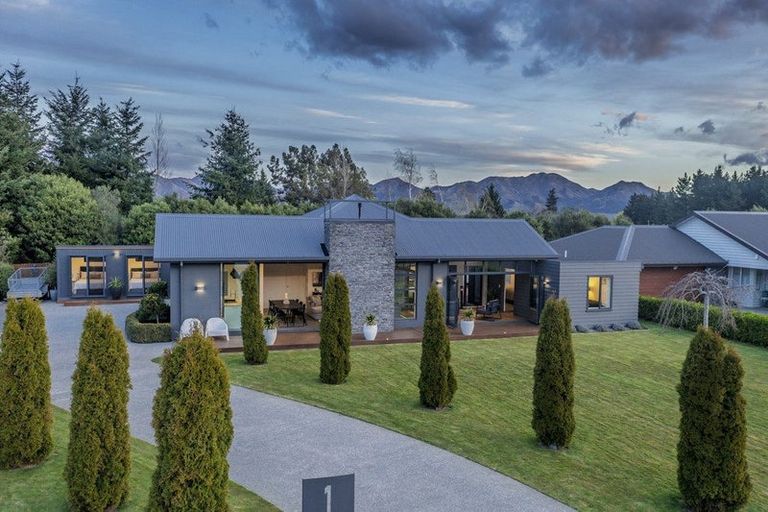 Photo of property in 1 Tennyson Close, Hanmer Springs, 7334