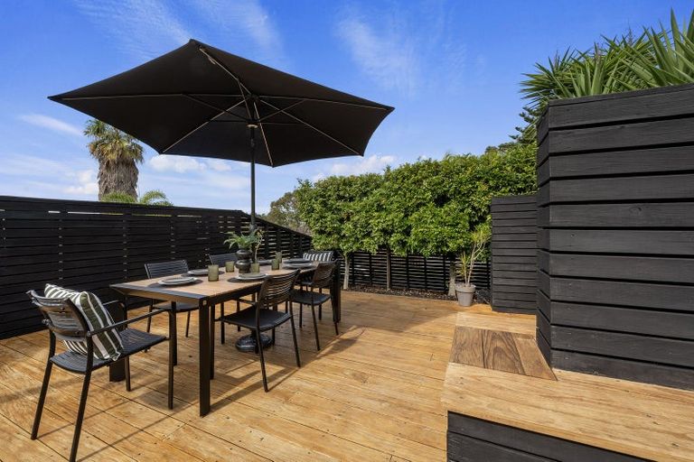 Photo of property in 21 King Richard Place, Browns Bay, Auckland, 0630