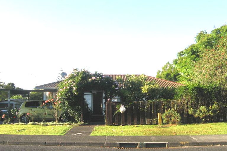 Photo of property in 1/6 Orton Street, Glenfield, Auckland, 0627