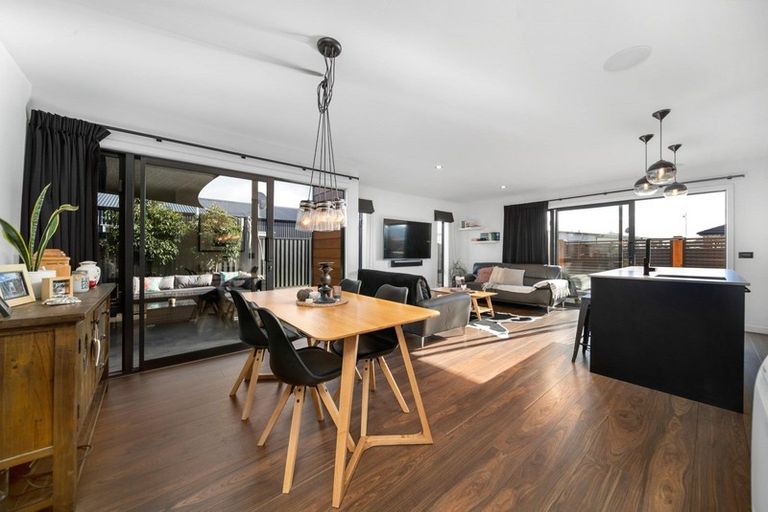 Photo of property in 11 Magnetic Place, Cromwell, 9310