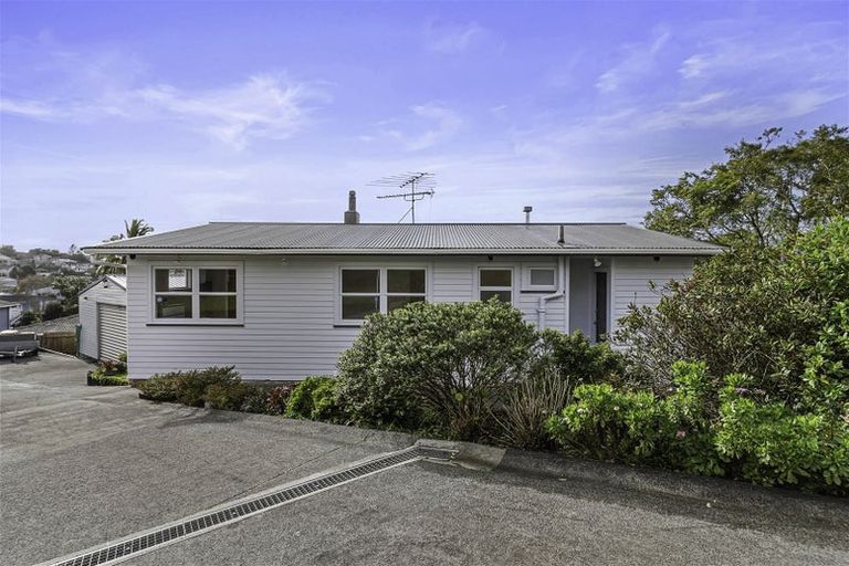 Photo of property in 1/38 Weldene Avenue, Glenfield, Auckland, 0629