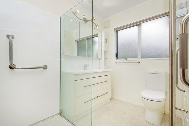 Photo of property in 32 Turriff Crescent, Tawa, Wellington, 5028