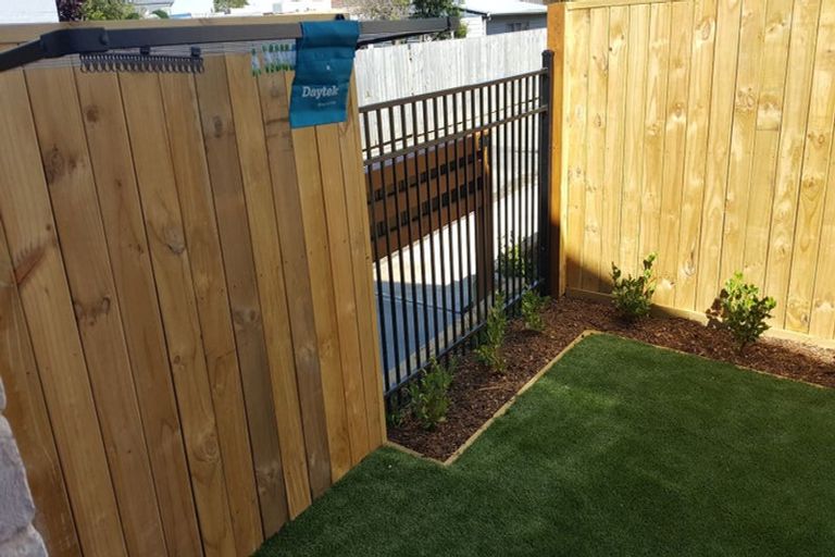 Photo of property in 2/11 Cressy Street, Waterloo, Lower Hutt, 5011