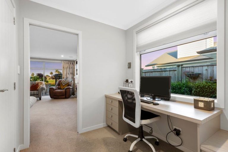 Photo of property in 56 Cassinia Close, Papamoa Beach, Papamoa, 3118