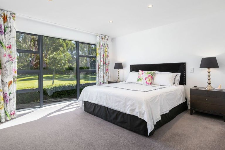 Photo of property in 102 Oxford Street, Martinborough, 5711