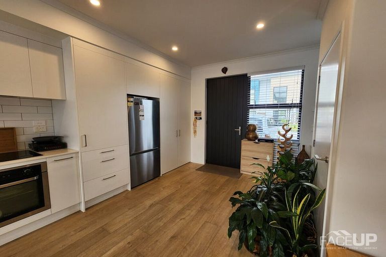 Photo of property in 28c Ian Morrison Road, Hobsonville, Auckland, 0616