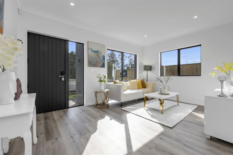 Photo of property in 215a Murphys Road, Flat Bush, Auckland, 2019