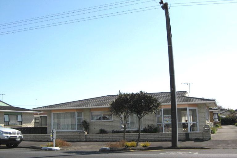 Photo of property in 32 Tukapa Street, Westown, New Plymouth, 4310