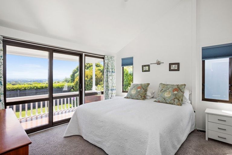 Photo of property in 37 Hikanui Drive, Havelock North, 4130