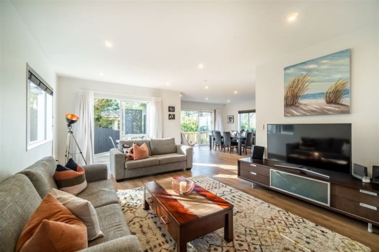 Photo of property in 13a Ensign Place, Hillcrest, Auckland, 0627