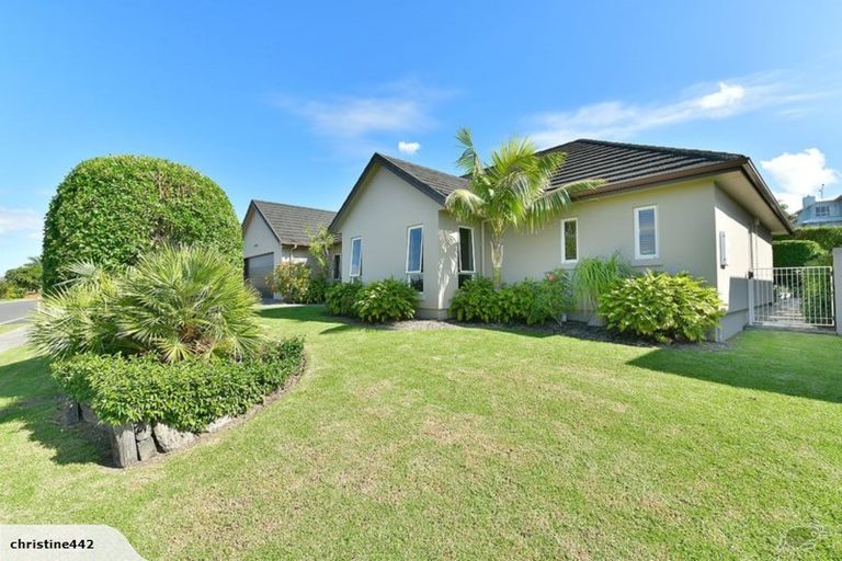 Photo of property in 34 Chesterfield Way, Orewa, 0931