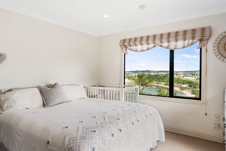 Photo of property in 36 Beauvoir Avenue, Matakatia, Whangaparaoa, 0930