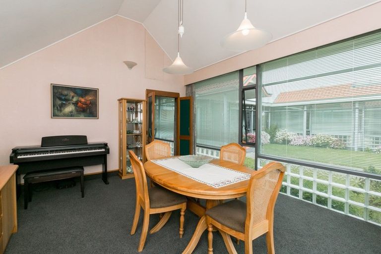 Photo of property in 4a Neeve Place, Taradale, Napier, 4112