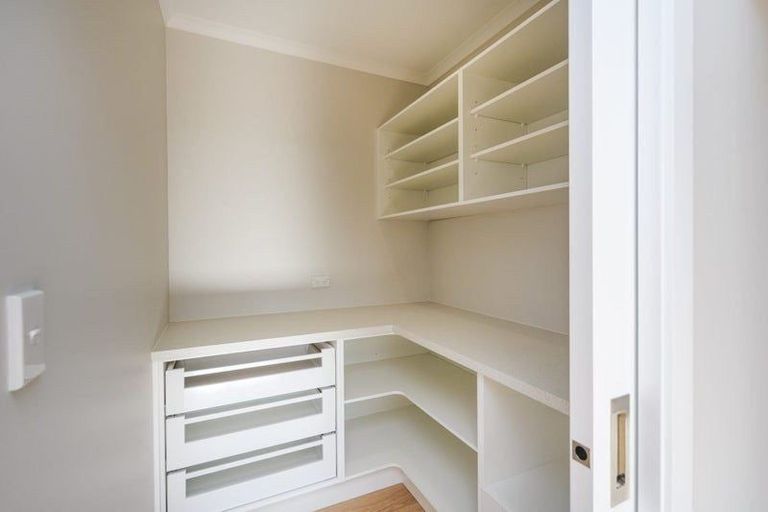 Photo of property in 49 Atlantic Drive, Fitzherbert, Palmerston North, 4410