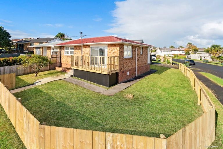 Photo of property in 1b Leeson Place, Mangere, Auckland, 2022