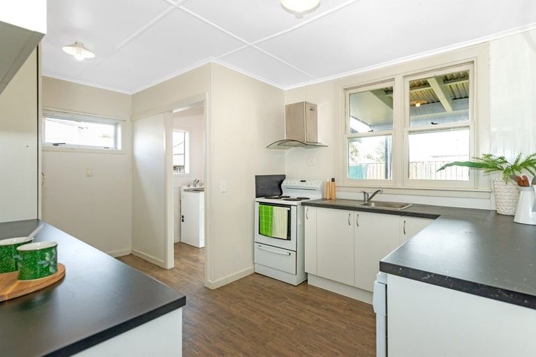 Photo of property in 4 Root Street, Gisborne, 4010