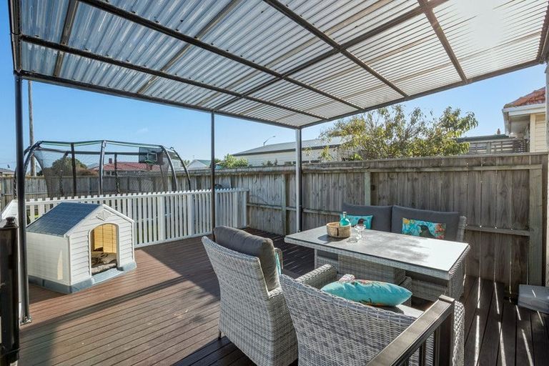 Photo of property in 13 Main Road, Titahi Bay, Porirua, 5022