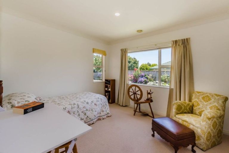 Photo of property in 41 Kapanui Road, Waikanae, 5036