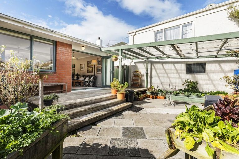 Photo of property in 23 Parkvale Road, Karori, Wellington, 6012