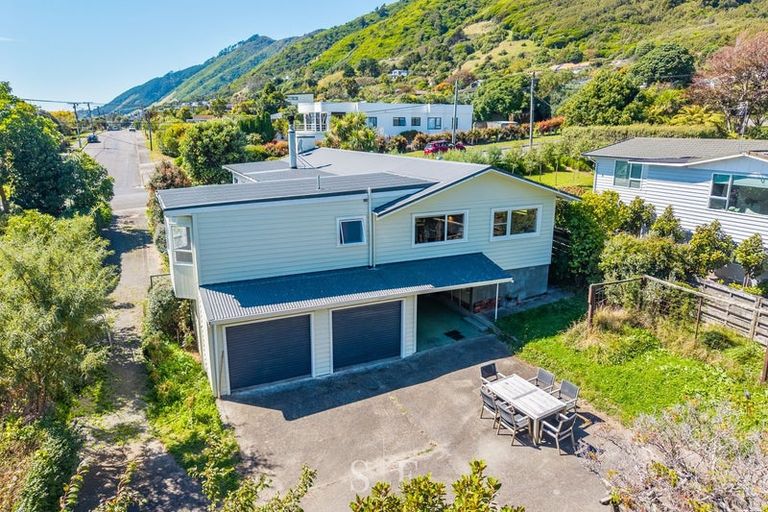 Photo of property in 14 Kereru Street, Waikanae, 5036