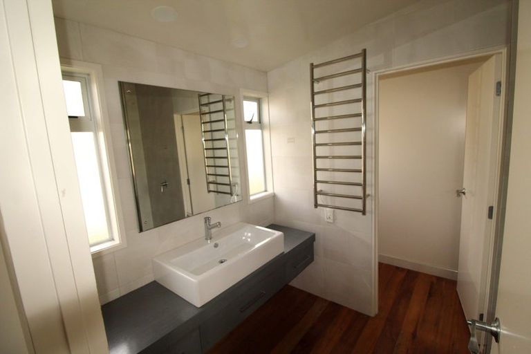 Photo of property in 37 Gledstane Road, Stanmore Bay, Whangaparaoa, 0932