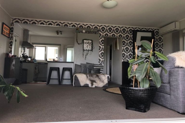 Photo of property in 1/84 Rosier Road, Glen Eden, Auckland, 0602