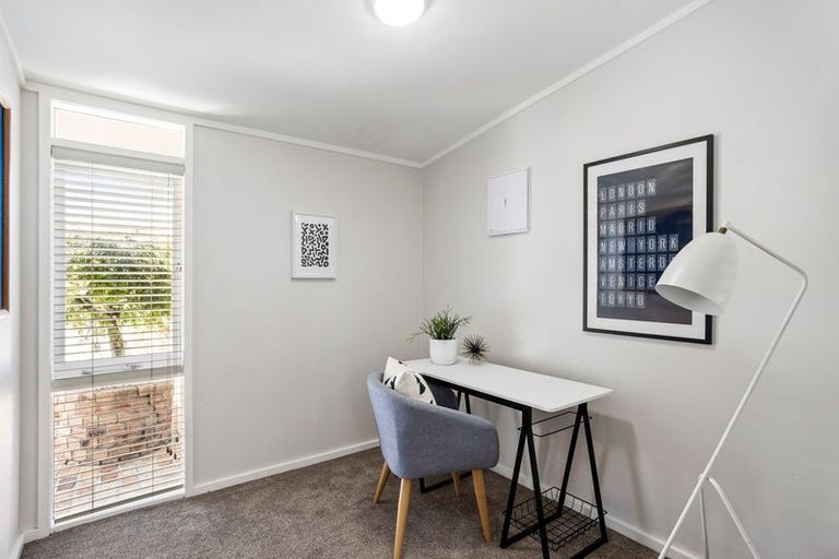 Photo of property in 4 Gladys Avenue, Glenfield, Auckland, 0629