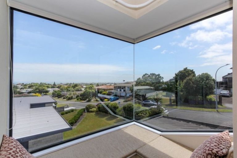 Photo of property in 20 Kellyville Heights, Merrilands, New Plymouth, 4312