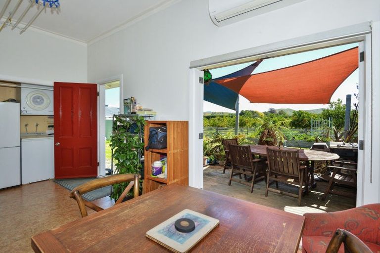 Photo of property in 17 Cemetery Road, Patutahi, Gisborne, 4072