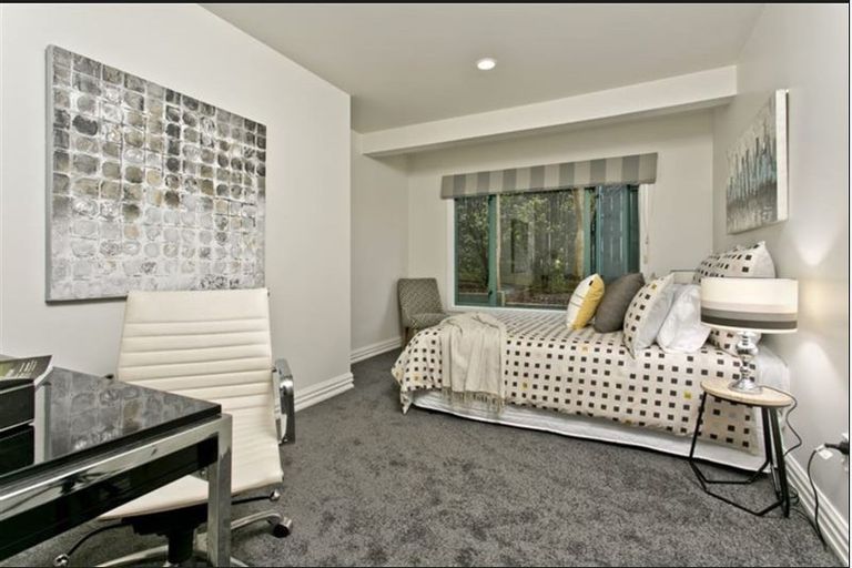 Photo of property in 2/61 Beresford Street, Bayswater, Auckland, 0622