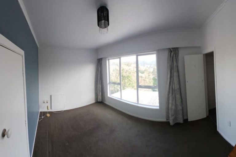 Photo of property in 235b Titirangi Road, Titirangi, Auckland, 0604