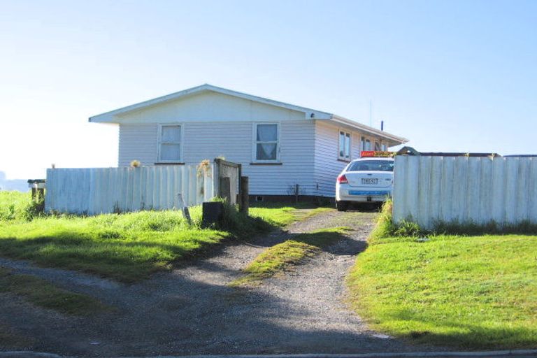 Photo of property in 14 Whiteman Road, Kawakawa, 0210