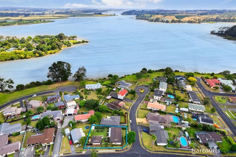 Photo of property in 4 Harbour Crest Drive, Waiuku, 2123