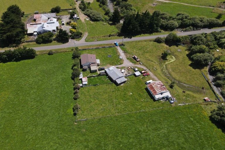 Photo of property in 747 Maharahara Road, Maharahara, Dannevirke, 4972