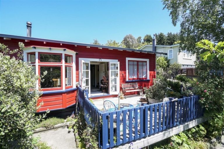 Photo of property in 2/92 Toi Toi Street, Toi Toi, Nelson, 7010