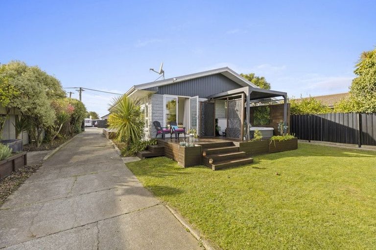 Photo of property in 16 Malta Crescent, South New Brighton, Christchurch, 8062