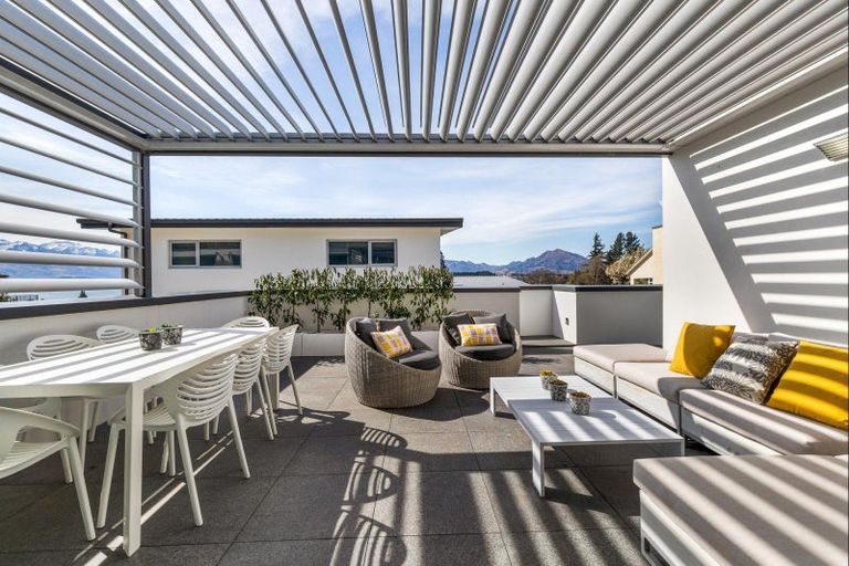 Photo of property in 15 Faulks Terrace, Wanaka, 9305