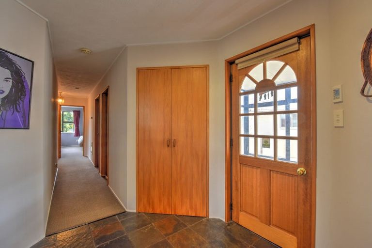 Photo of property in 70 Hunter Street, Edendale, 9825