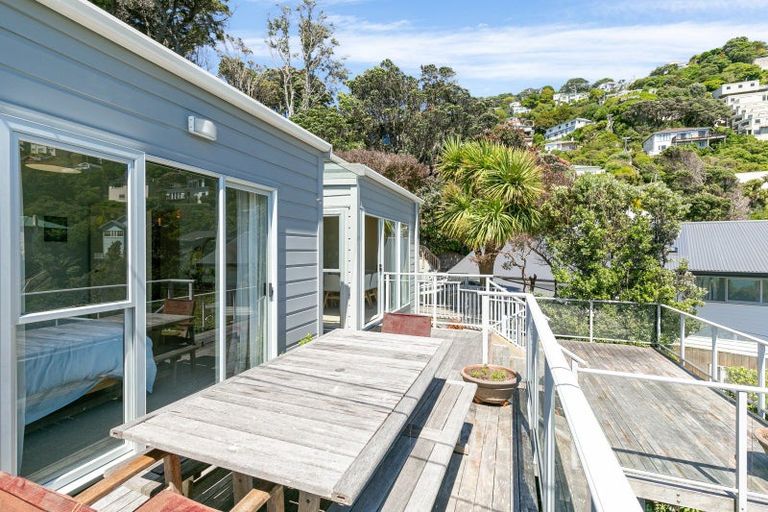 Photo of property in 122 Maida Vale Road, Roseneath, Wellington, 6011