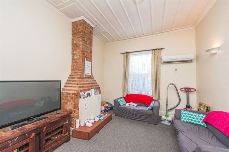 Photo of property in 33 Gibson Street, Aramoho, Whanganui, 4500