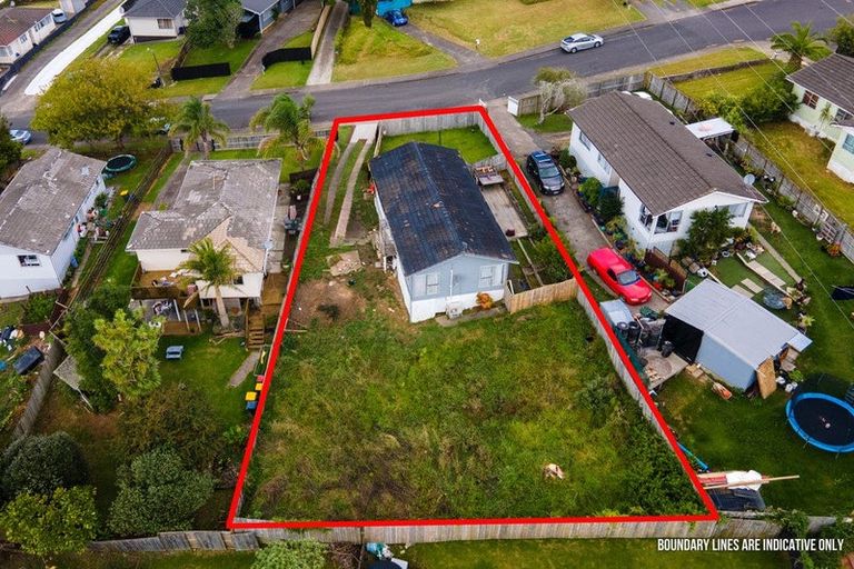 Photo of property in 15 Doone Place, Massey, Auckland, 0614