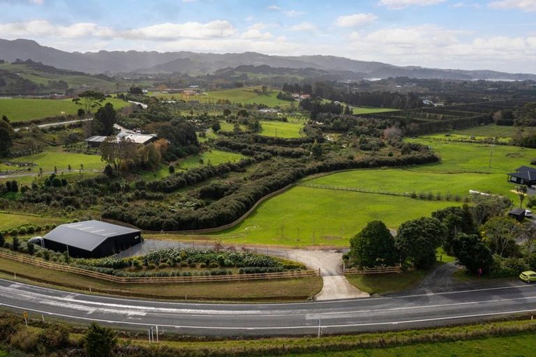 Photo of property in 111 Takatu Road, Tawharanui Peninsula, Matakana, 0986