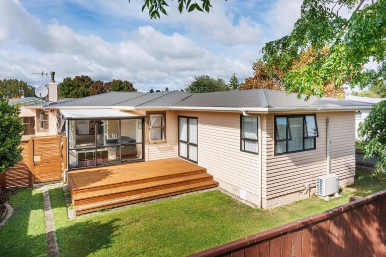 Photo of property in 18 Park Road, West End, Palmerston North, 4412